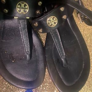 TORY BURCH LEATHER BLACK GOLD WEDGE HEELS THONG Sandals GORG LUX CLASSY